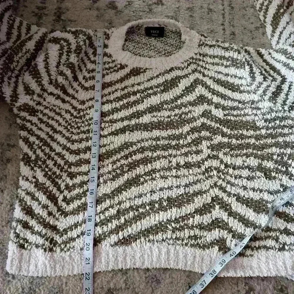 Vici Womens Brown and White Zebra Print Knit Sweater M - Picture 11 of 11